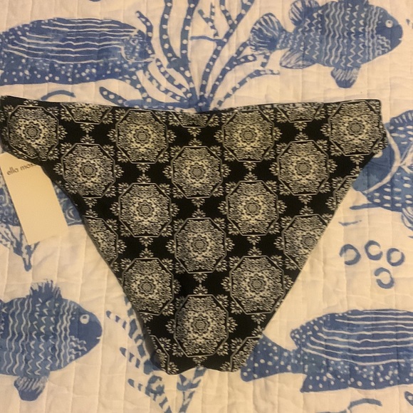 Ella Moss Medallion Melody Reversible Bottom - Picture 6 of 10